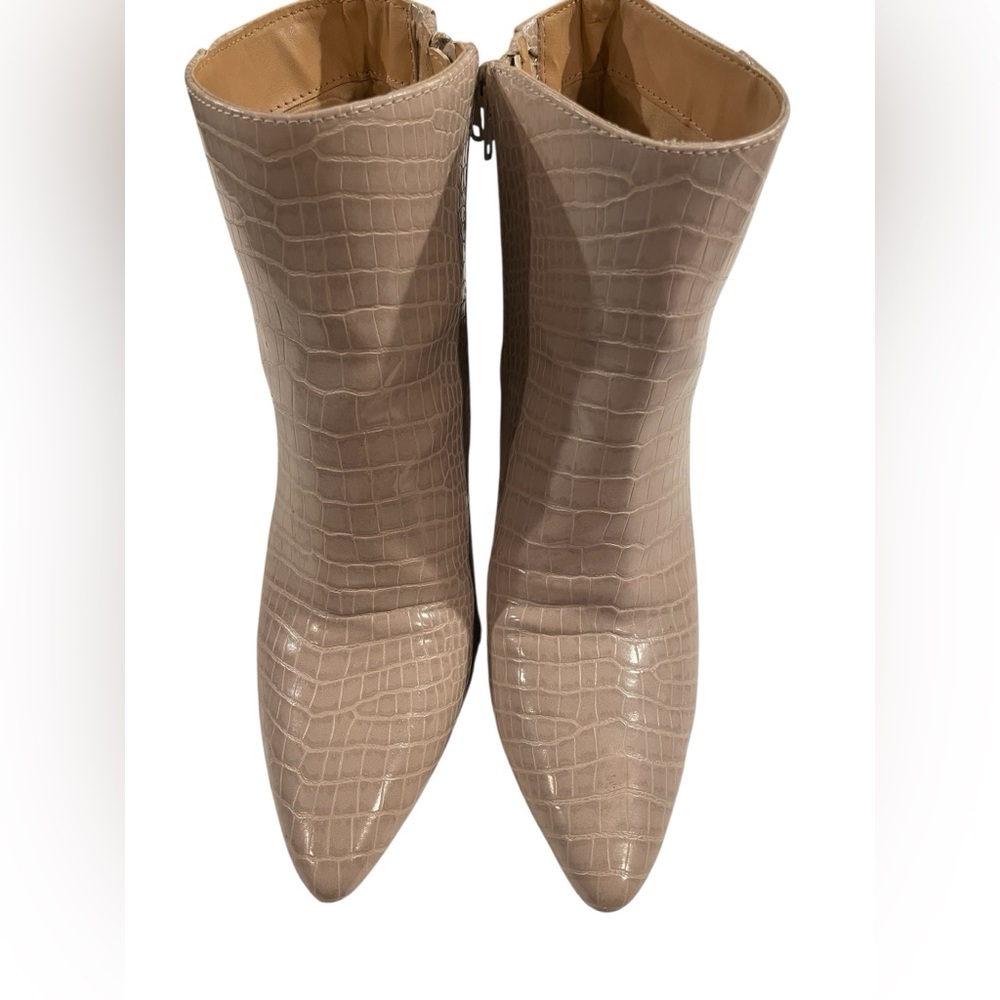 Express Crocodile Taupe Embossed Ankle Boots Booties High Block Heel Women 8